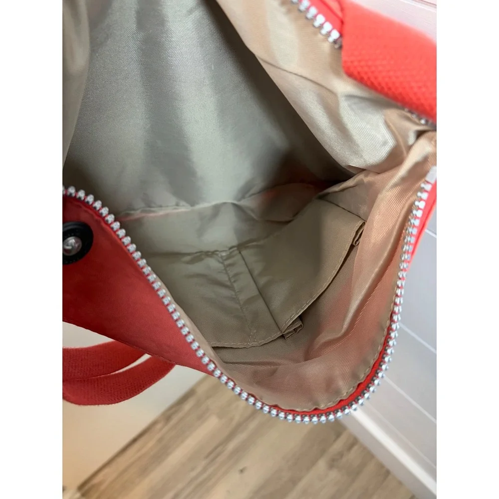 Kipling zip compartments everyday