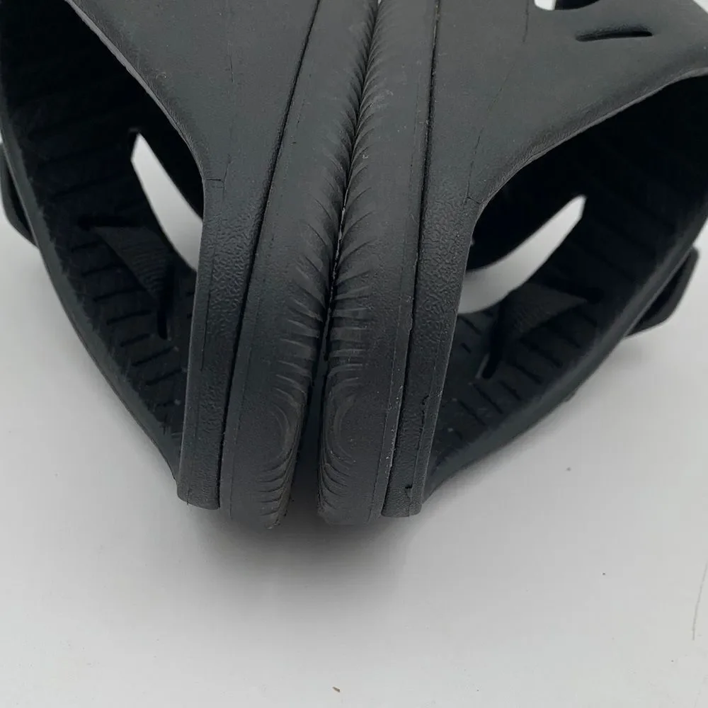 Chaco black play
