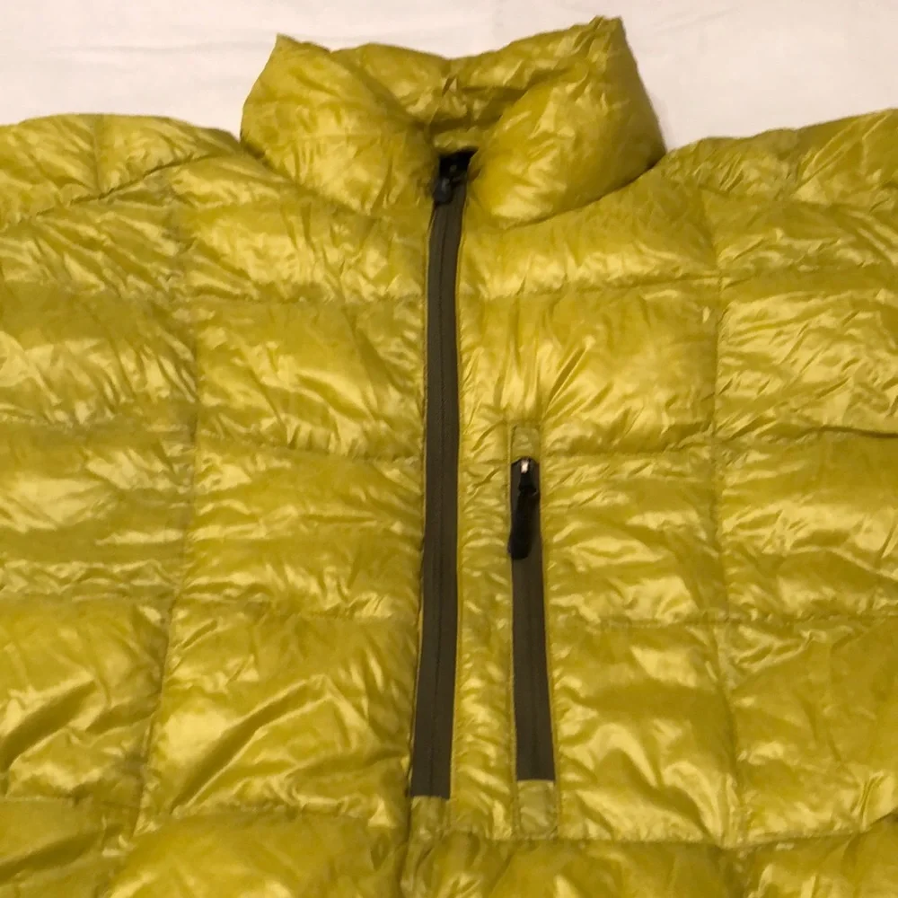 New men’s XXL MOOSEJAW MOUNTAINEERING 1/4 Zip Down Pullover. NWOT