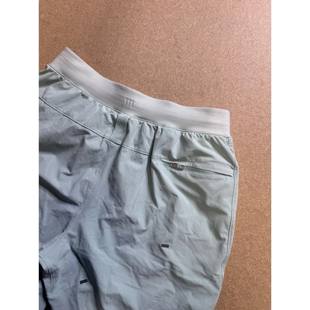 Lululemon Mens Size‎ S Light Green Commission Short 7 