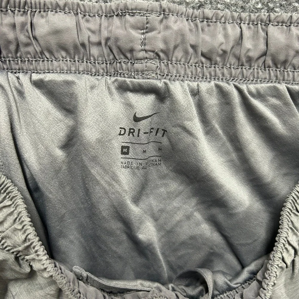 Nike Shorts Womens Size M Gray Dri-Fit Running Athletic Mesh Breathable Workout