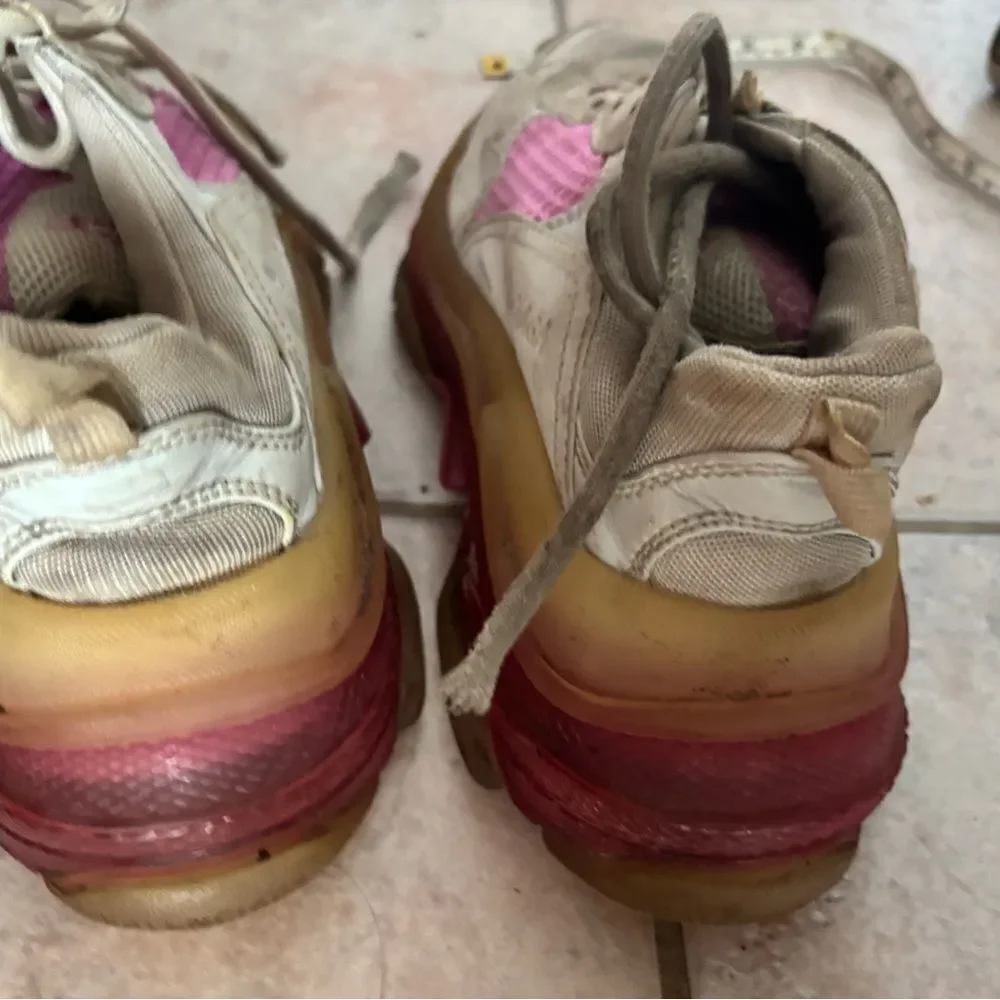 Balenciaga Triple S Trainers chunky sneakers White Pink shoes flats logo flats