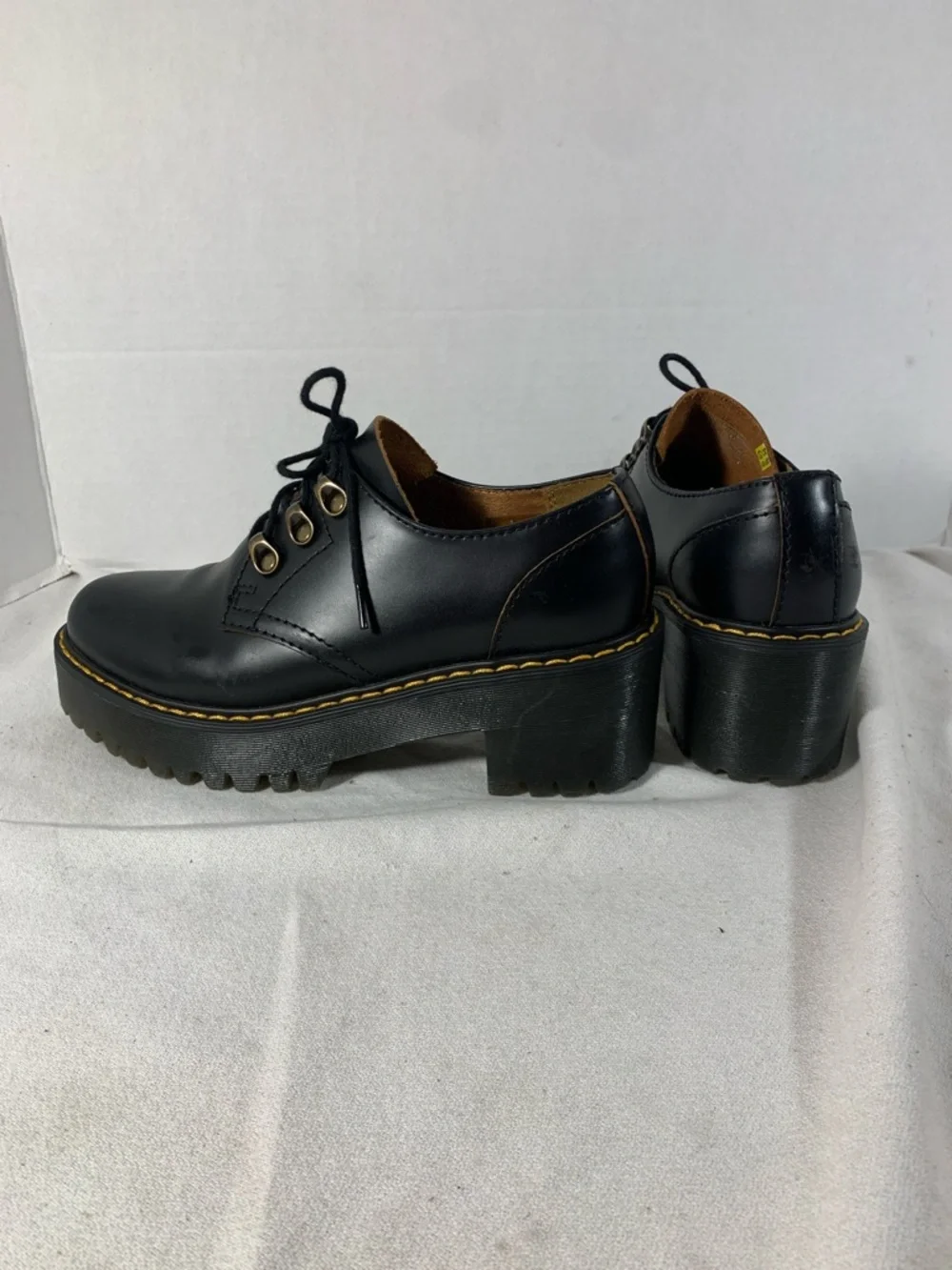Dr. Martens crisp highlighting marking