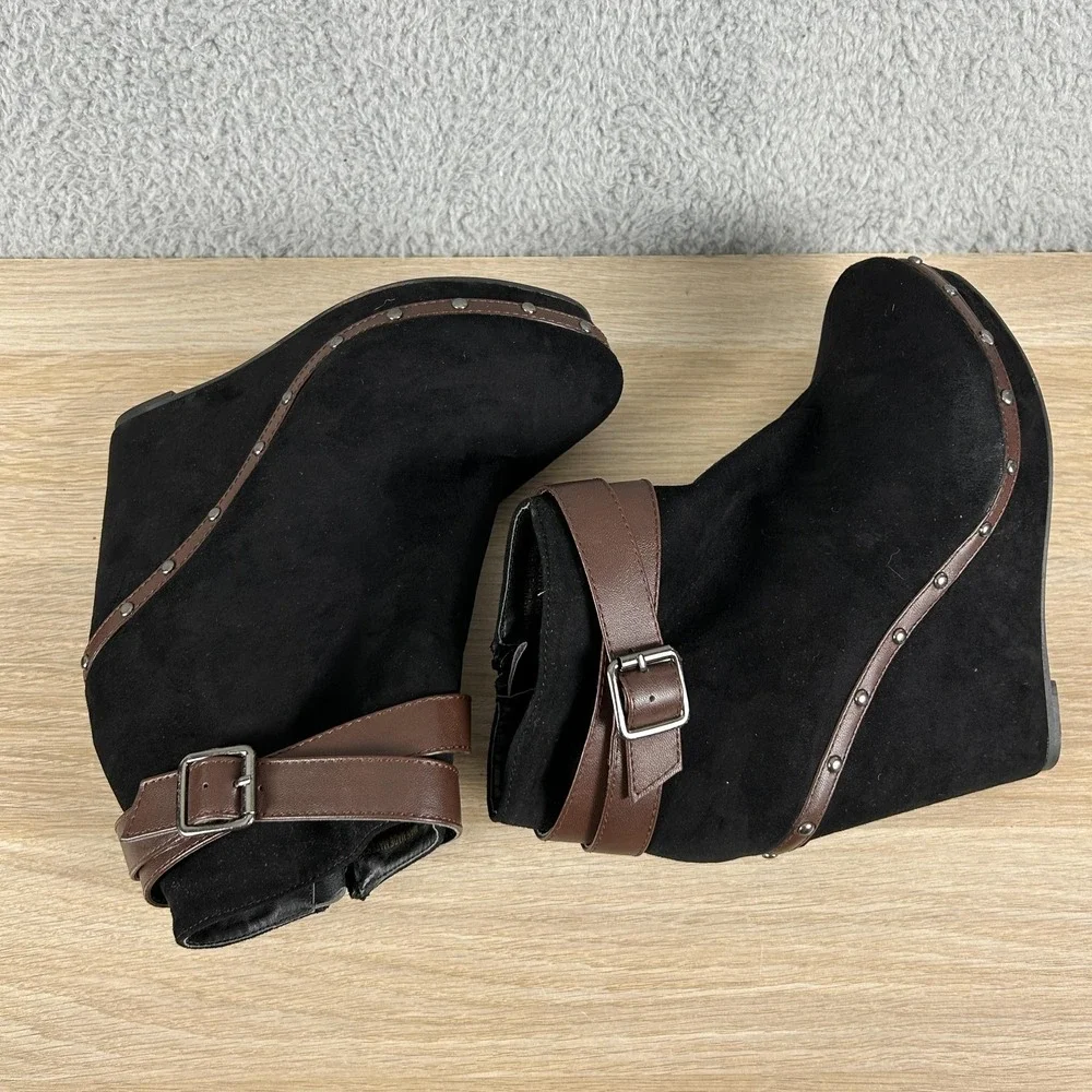 Red Circle Footwear red circle