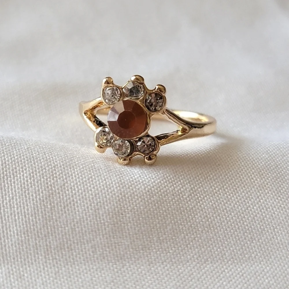 Gold Tone Fashion Ring Rhinestone