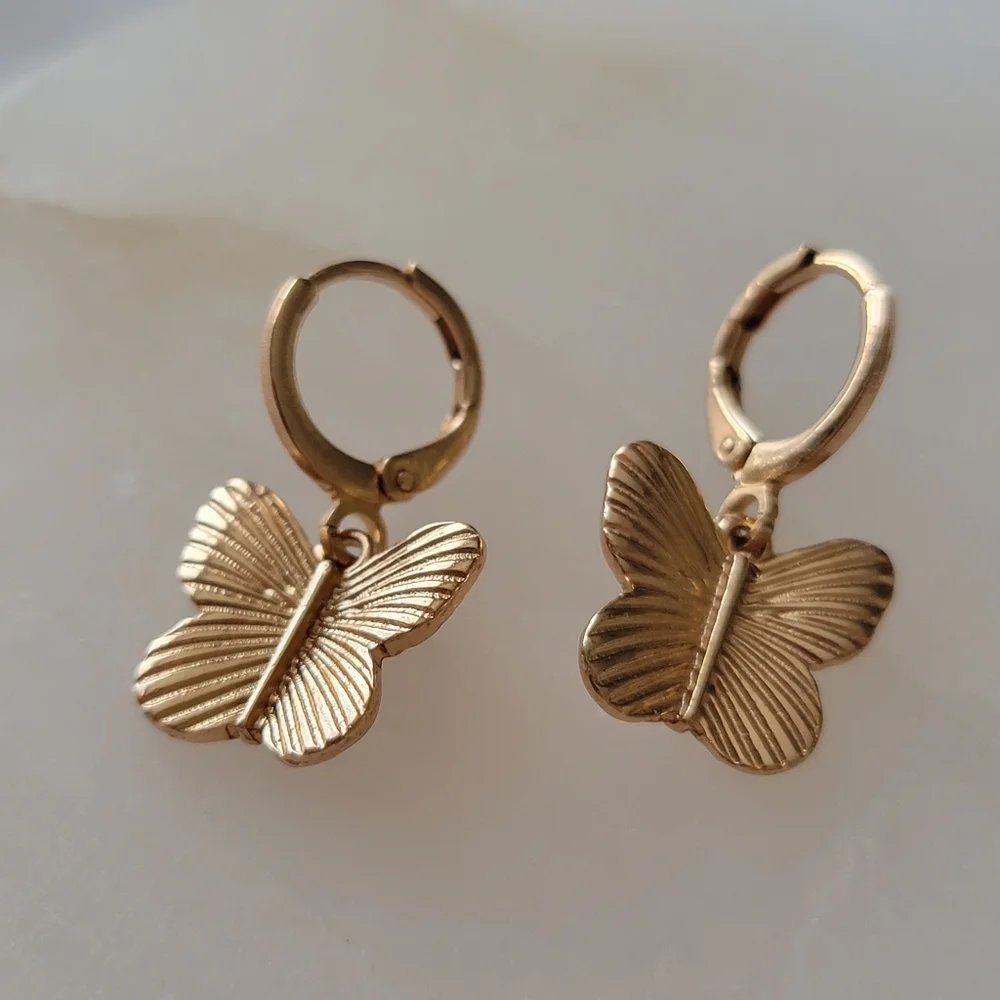 N/A gold tone