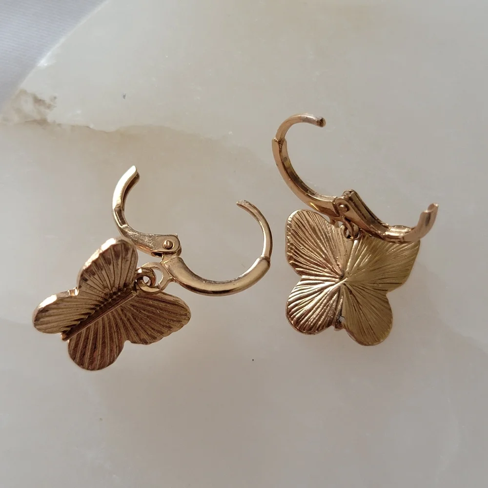 N/A gold tone