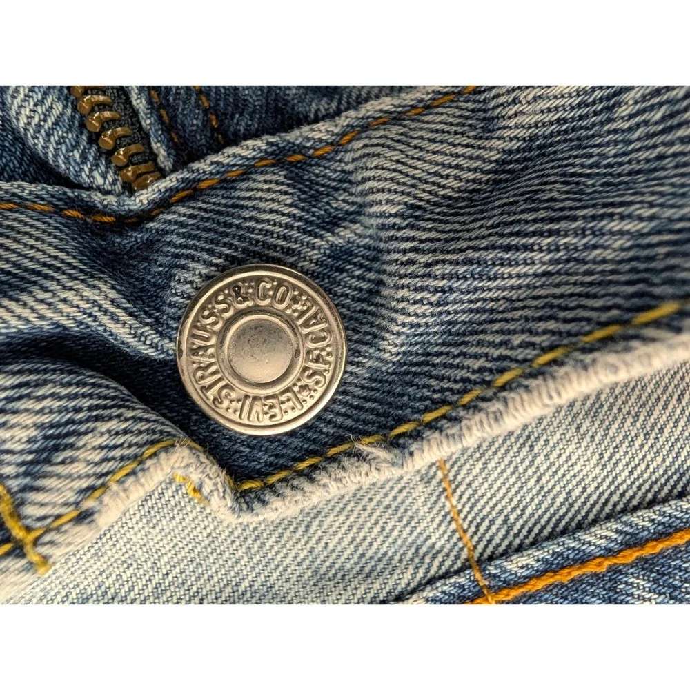 Levis step into