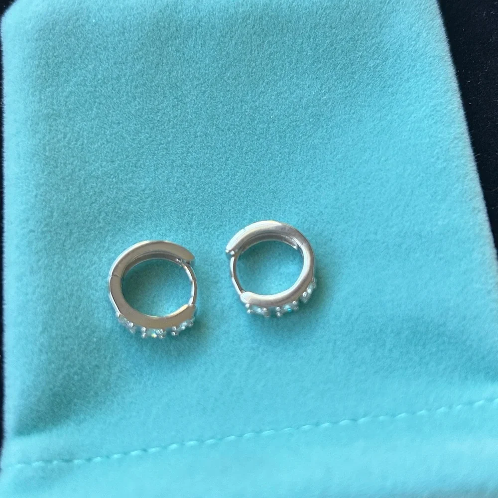 Moissanite retail $599