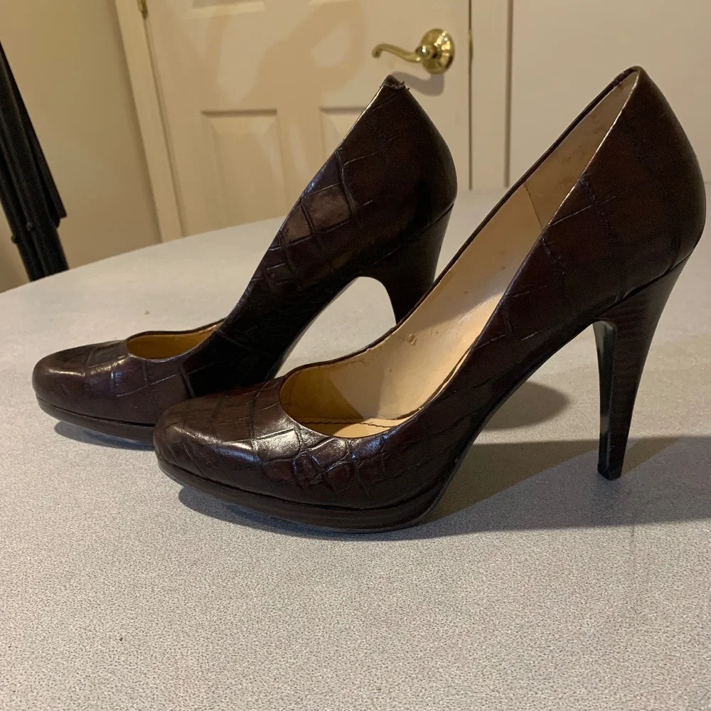 Nine West Brown Croc Print Leather Platform Pumps sz 8.5 M