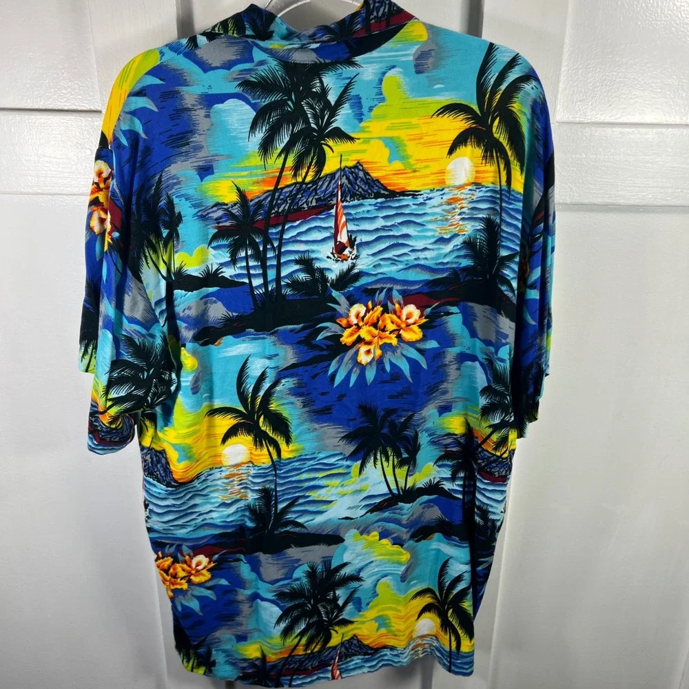 Uluwatu retro vibrant