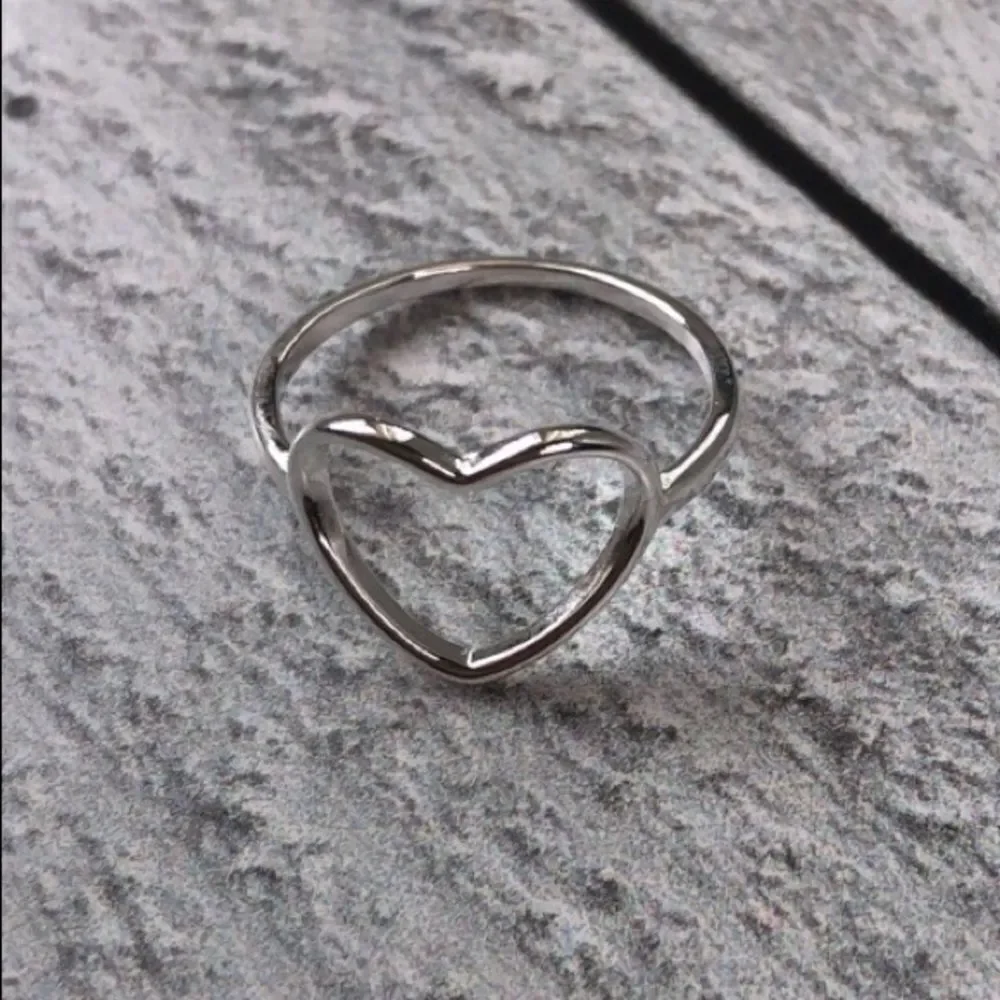 N/A hollow heart