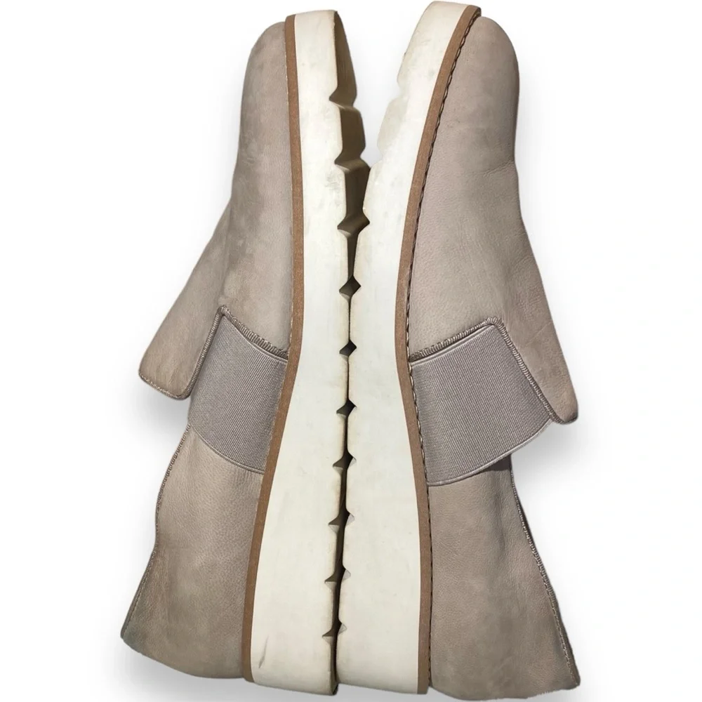 Franco Sarto see gray elastic
