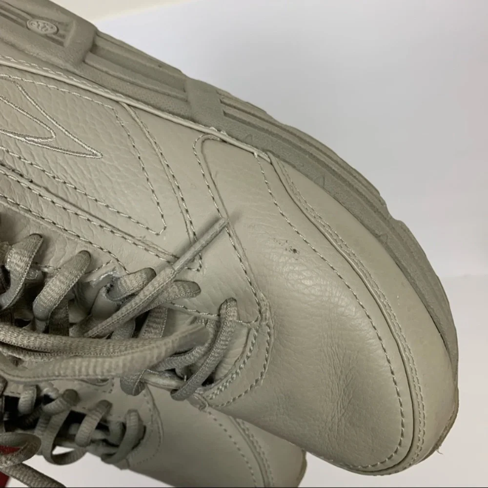 Brooks stains size
