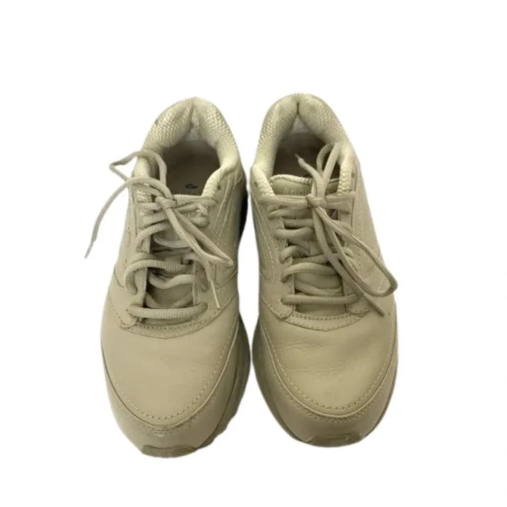 Brooks sneakers scuffing