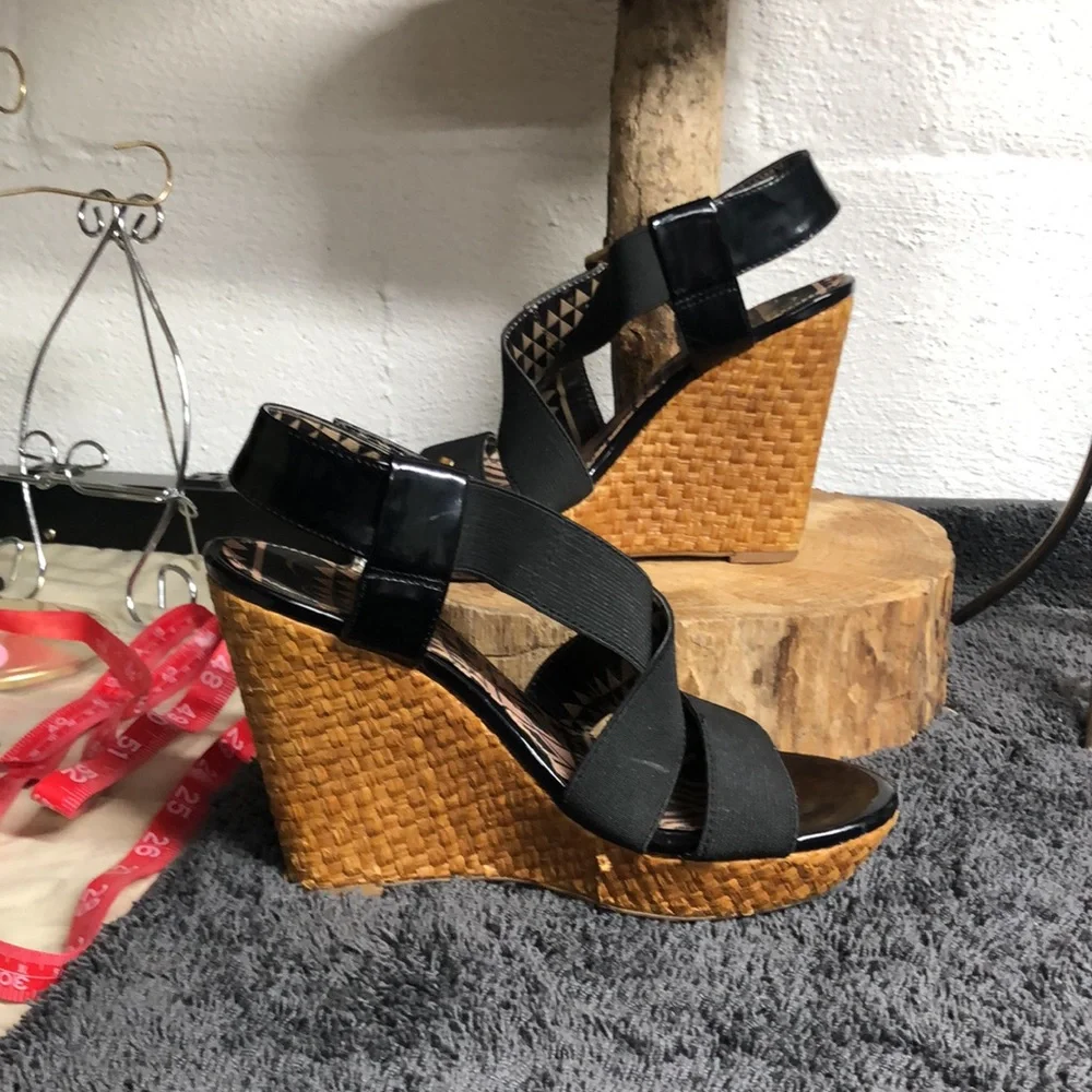Jessica Simpson brown basket