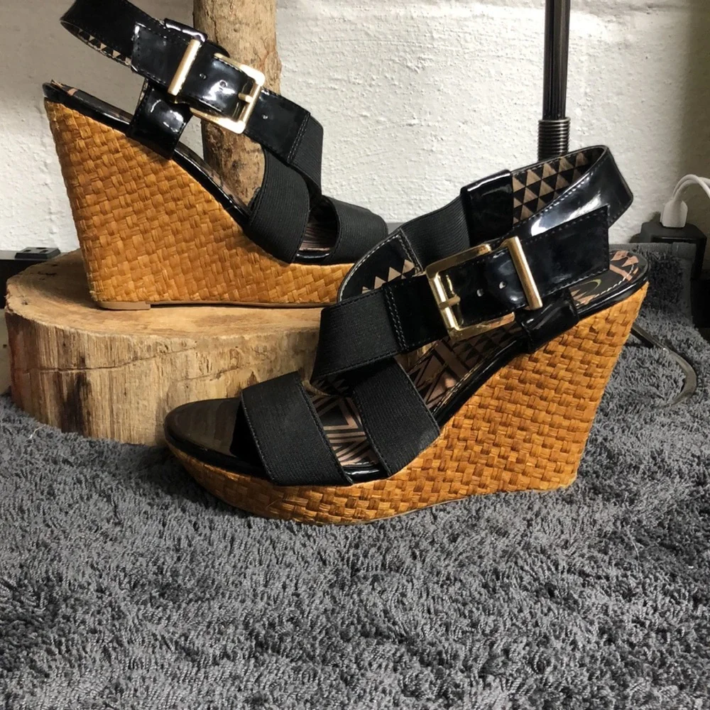 Jessica Simpson brown basket