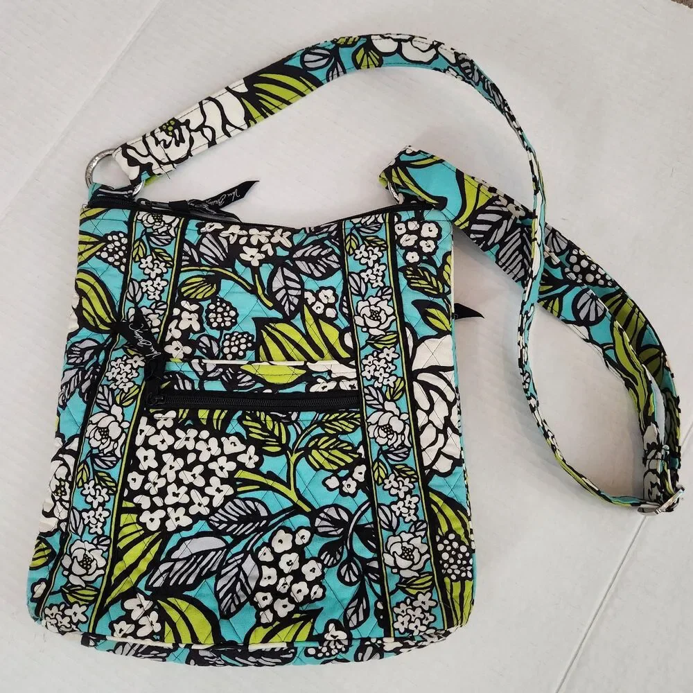 Vera Bradley 12 medium