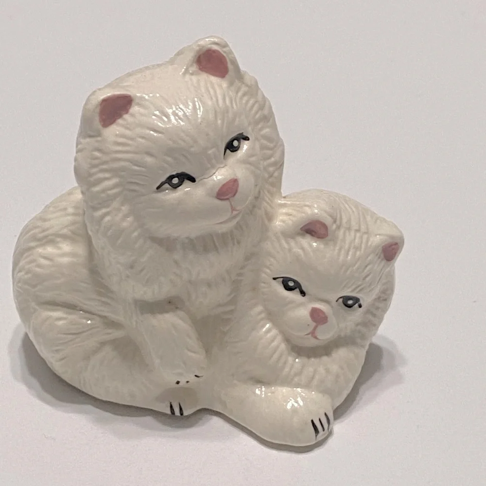 Vintage Ceramic Pair of White Persian Cats