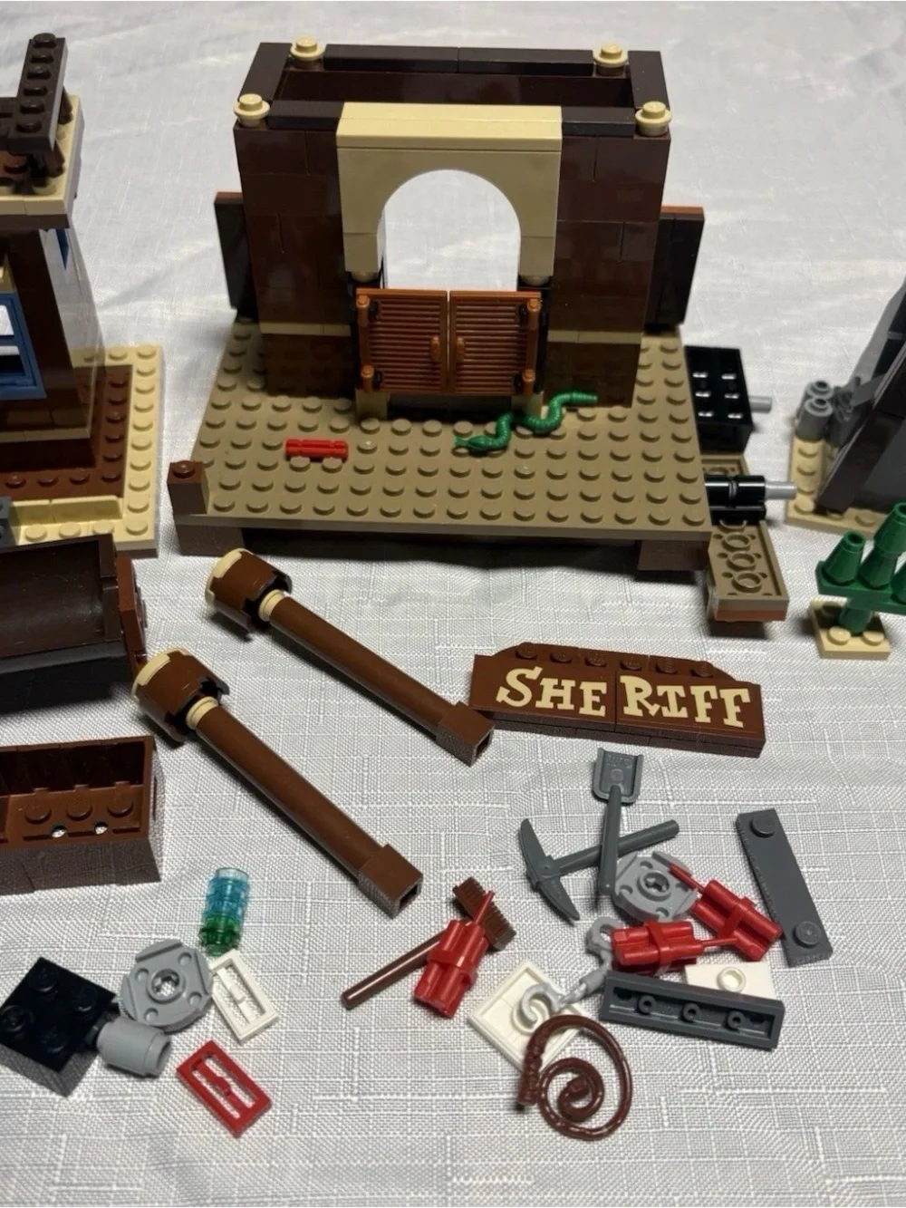 LEGO 7594 Toy Story Woody's Roundup Incomplete Partial Set Gold Mine
