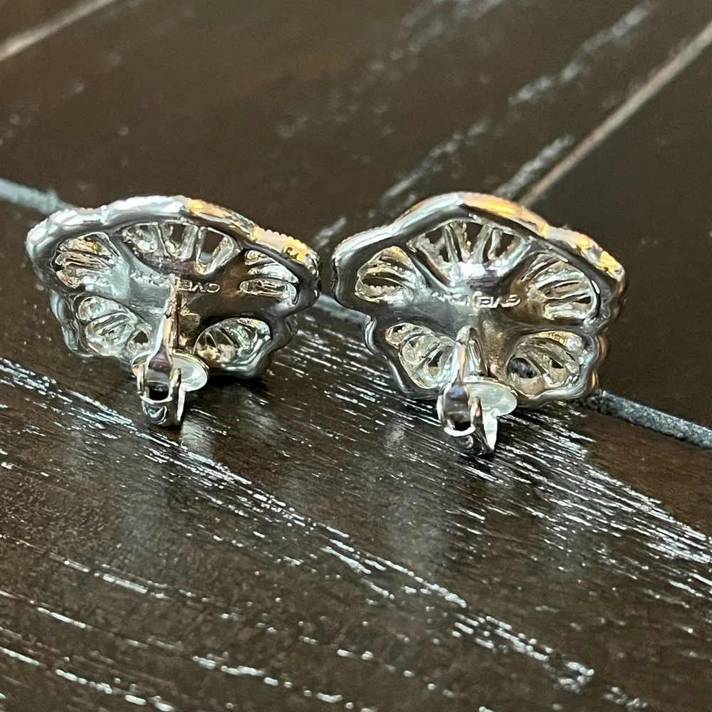 N/A floral clip new