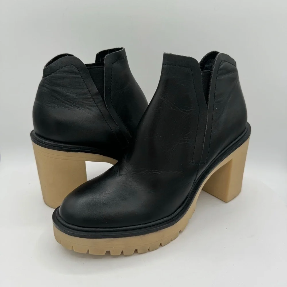 Dolce Vita against shaped