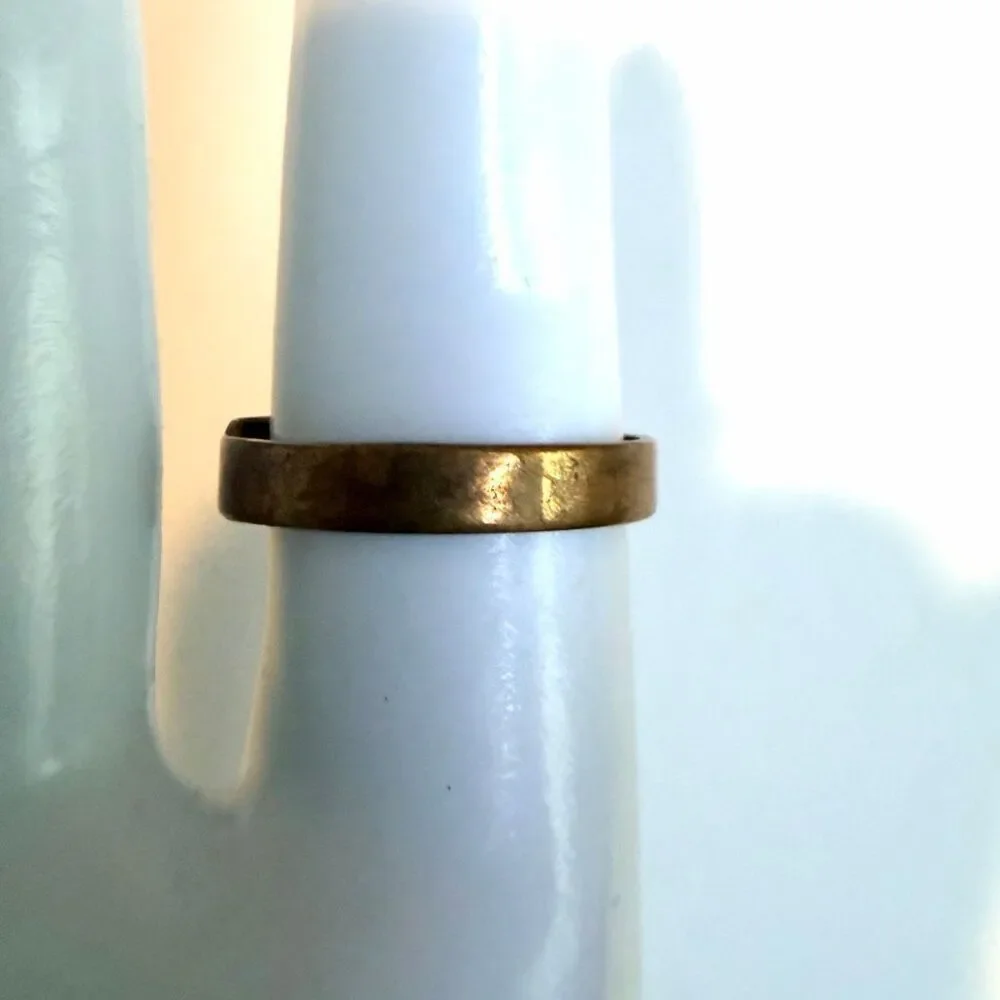 Vintage Green Carved Glass Flower Ring vintage green
