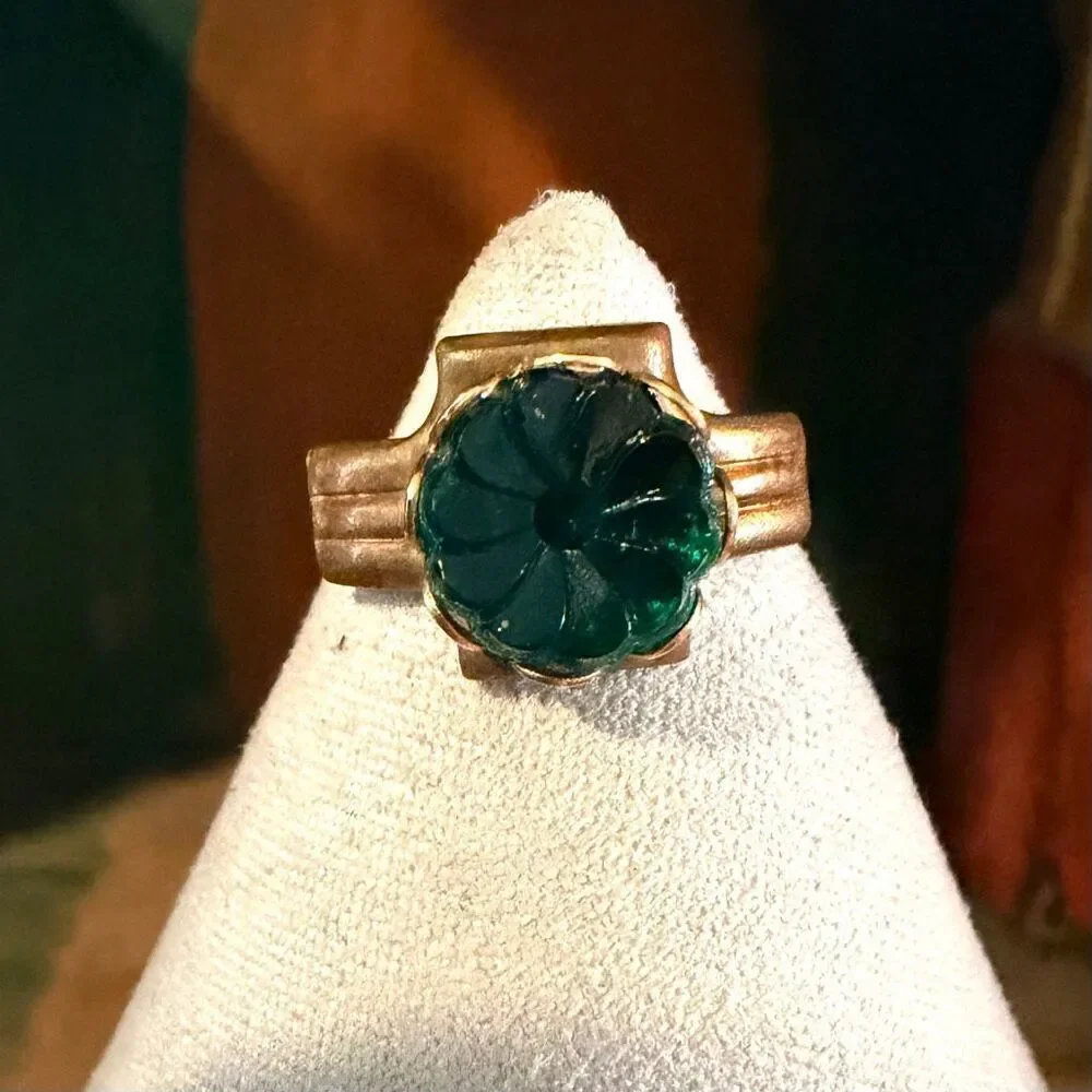 Vintage Green Carved Glass Flower Ring vintage green