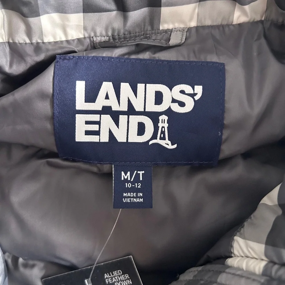 Lands End embrace chic