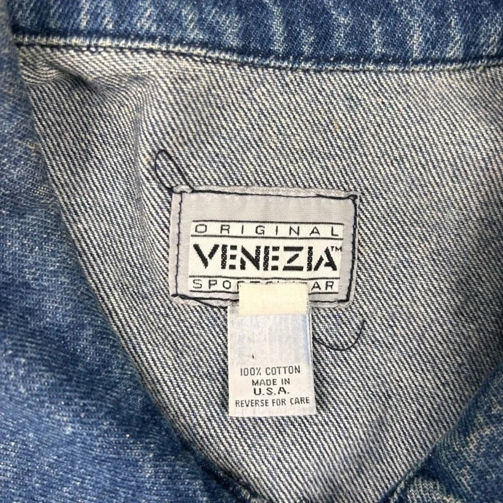 Venezia good used