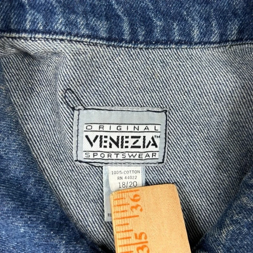 Venezia good used