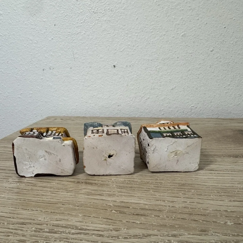 Christmas‎ Village House Lot Of 3 Mini Plastic Houses Ornaments Vintage Homes