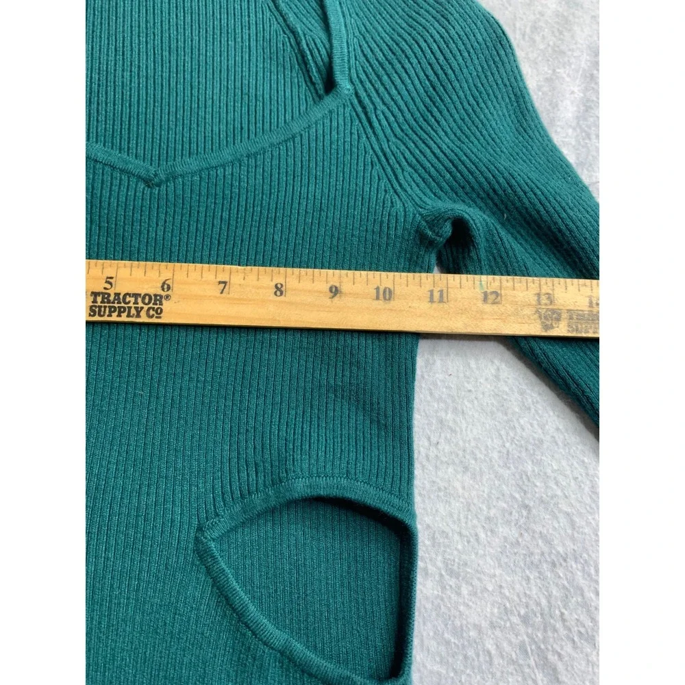 Abercrombie & Fitch flattering stylish type