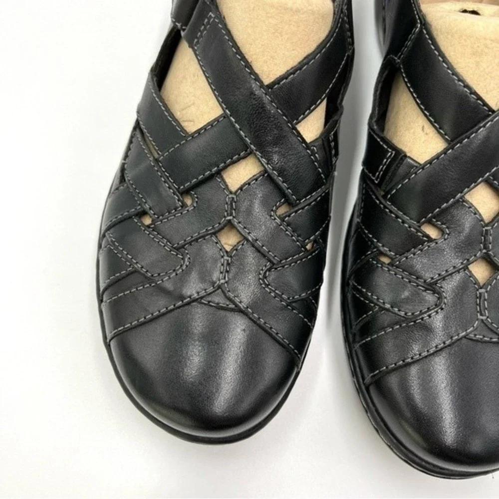 Clarks brand new