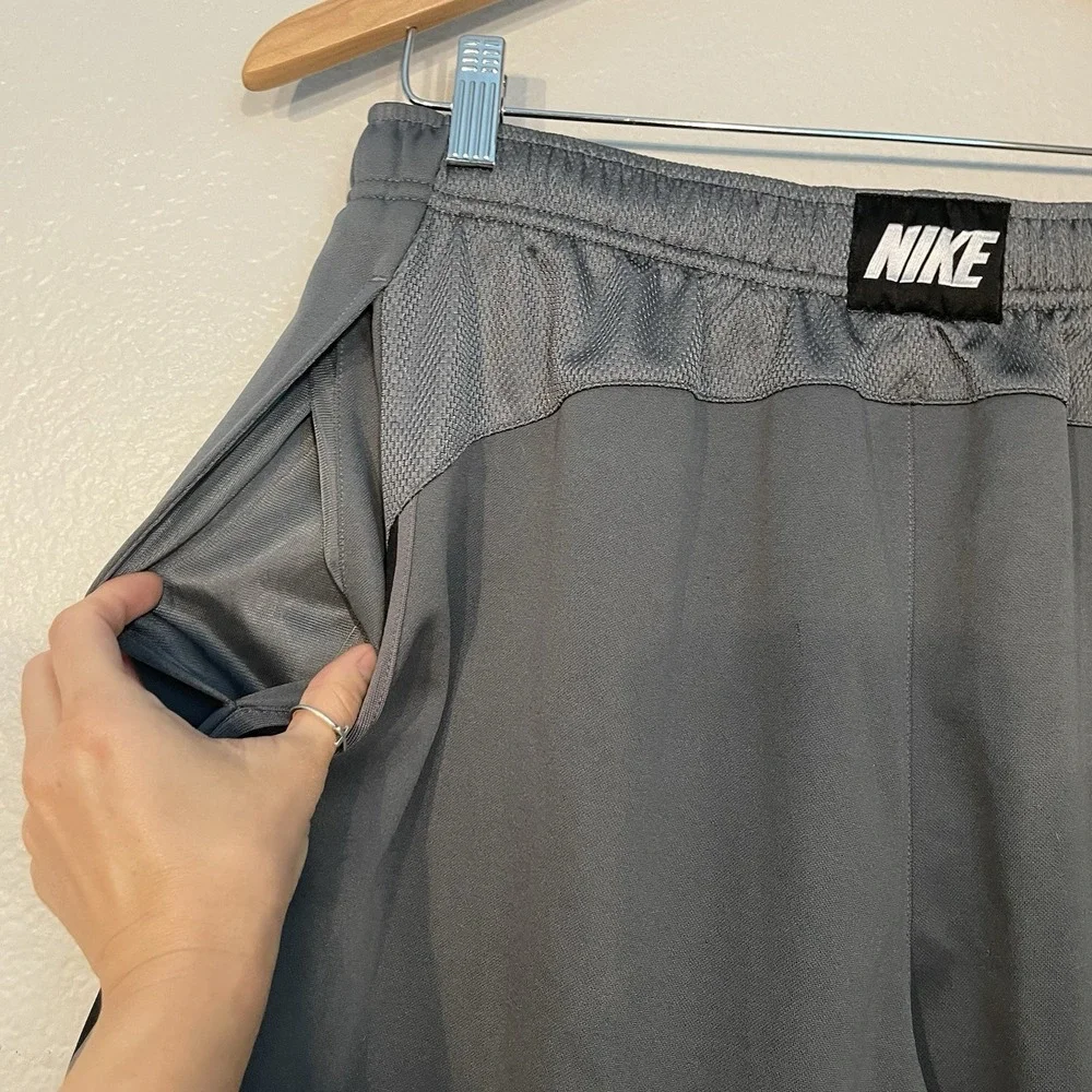 Nike men gray