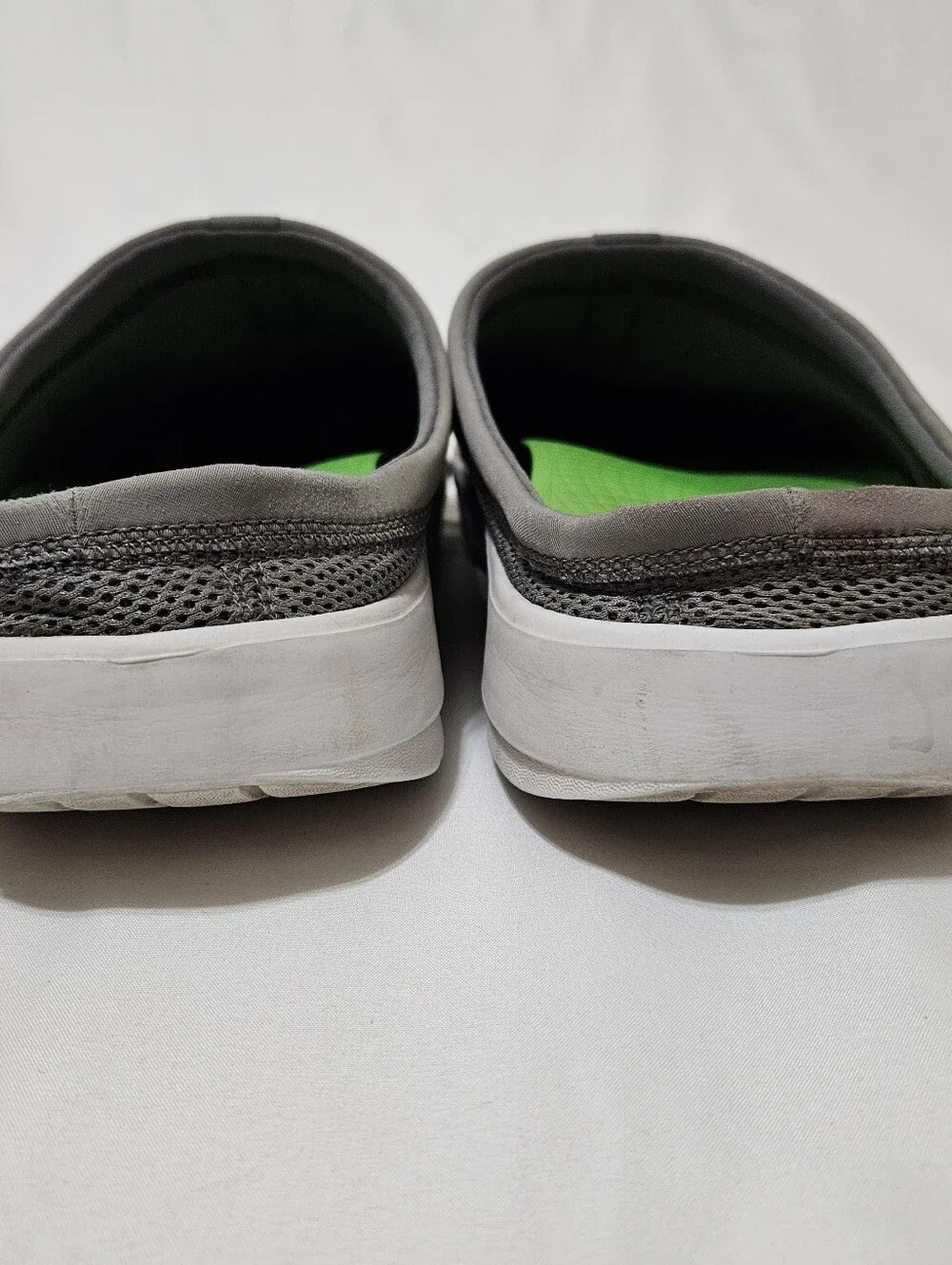 OOFOS OOcoozie Sport Mens Size 14 Mules Gray White Slip On Shoes Mesh Comfort