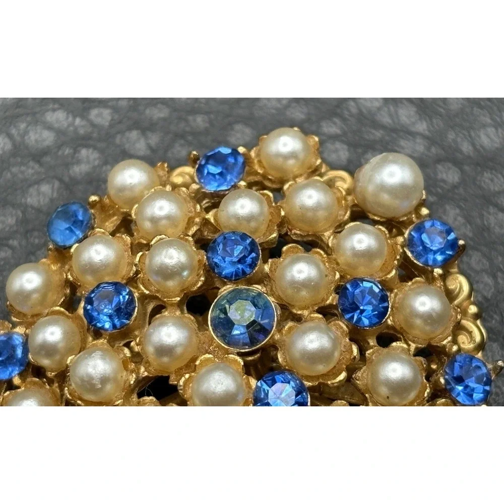 The Unbranded Brand brooch overall