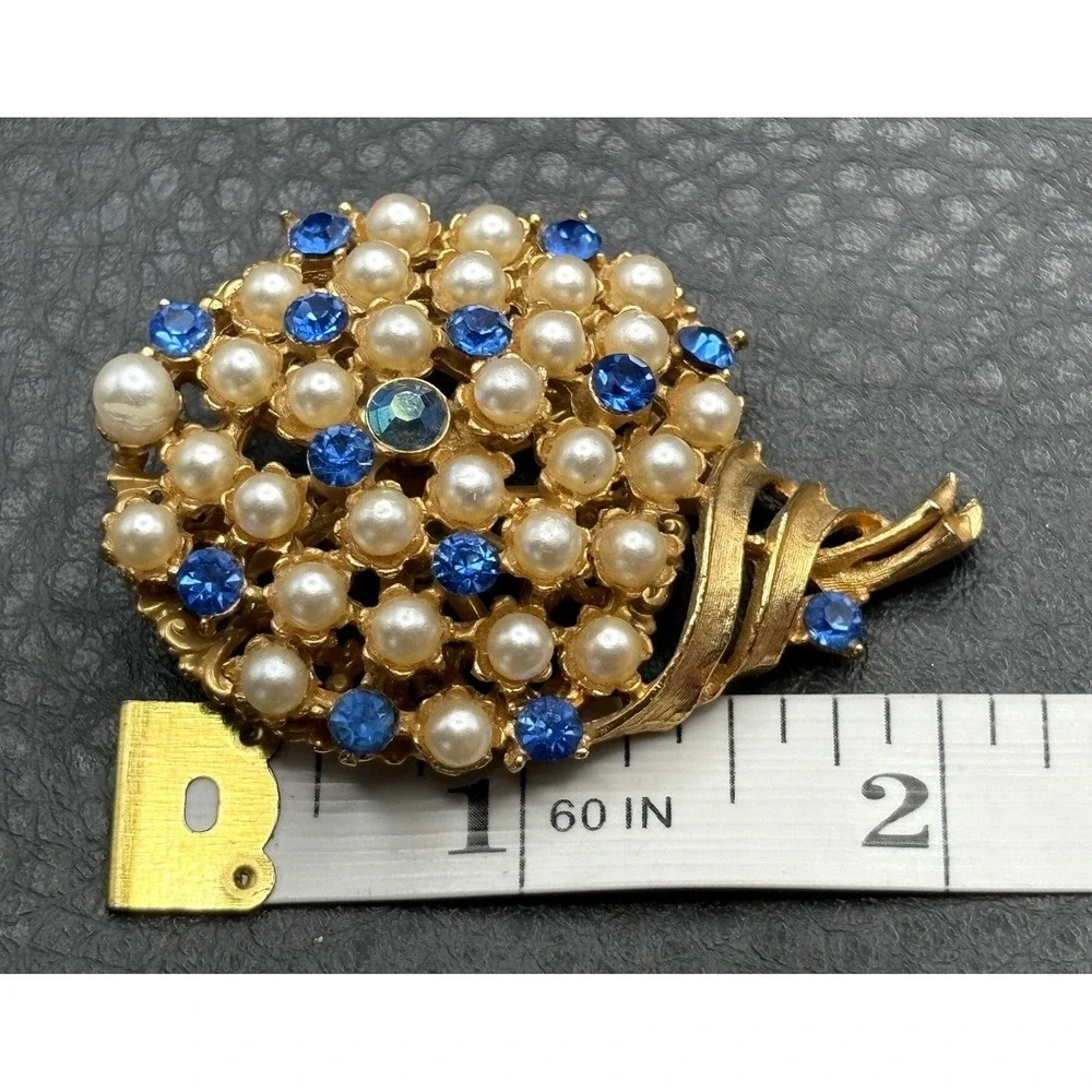 The Unbranded Brand brooch overall