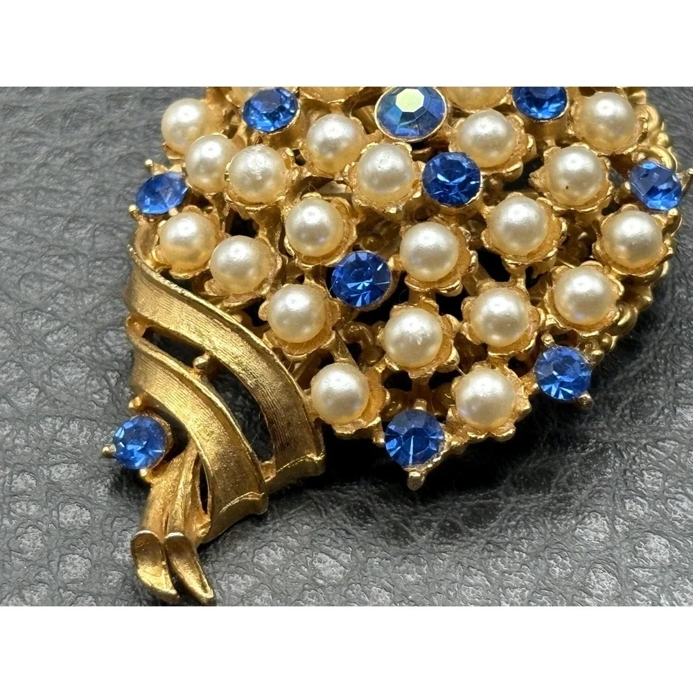 The Unbranded Brand brooch overall