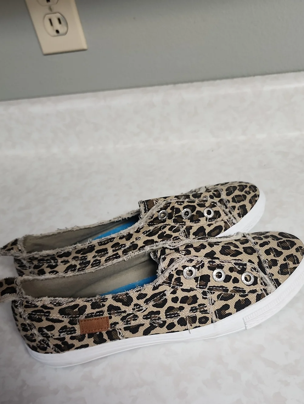 Blowfish Leopard Print Slip-On Shoes womens 9.5 number 1144