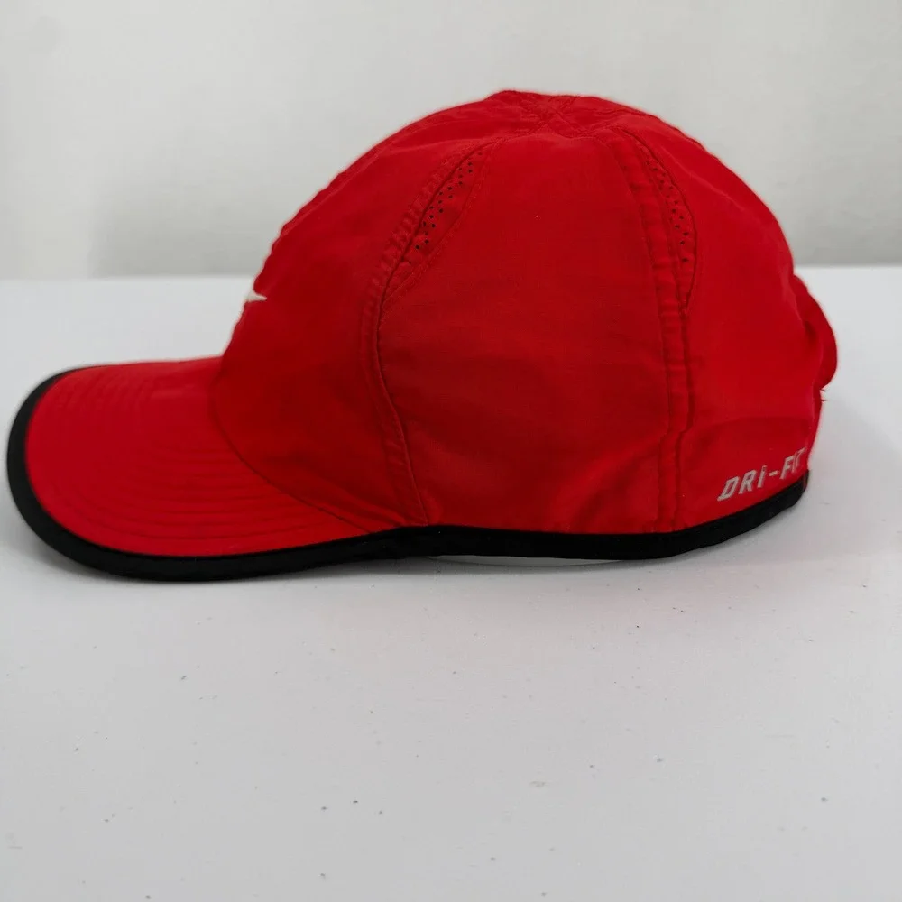 Nike Featherlight Dri-FIT Hat Mens OSFM Red Black Running Cap Swoosh