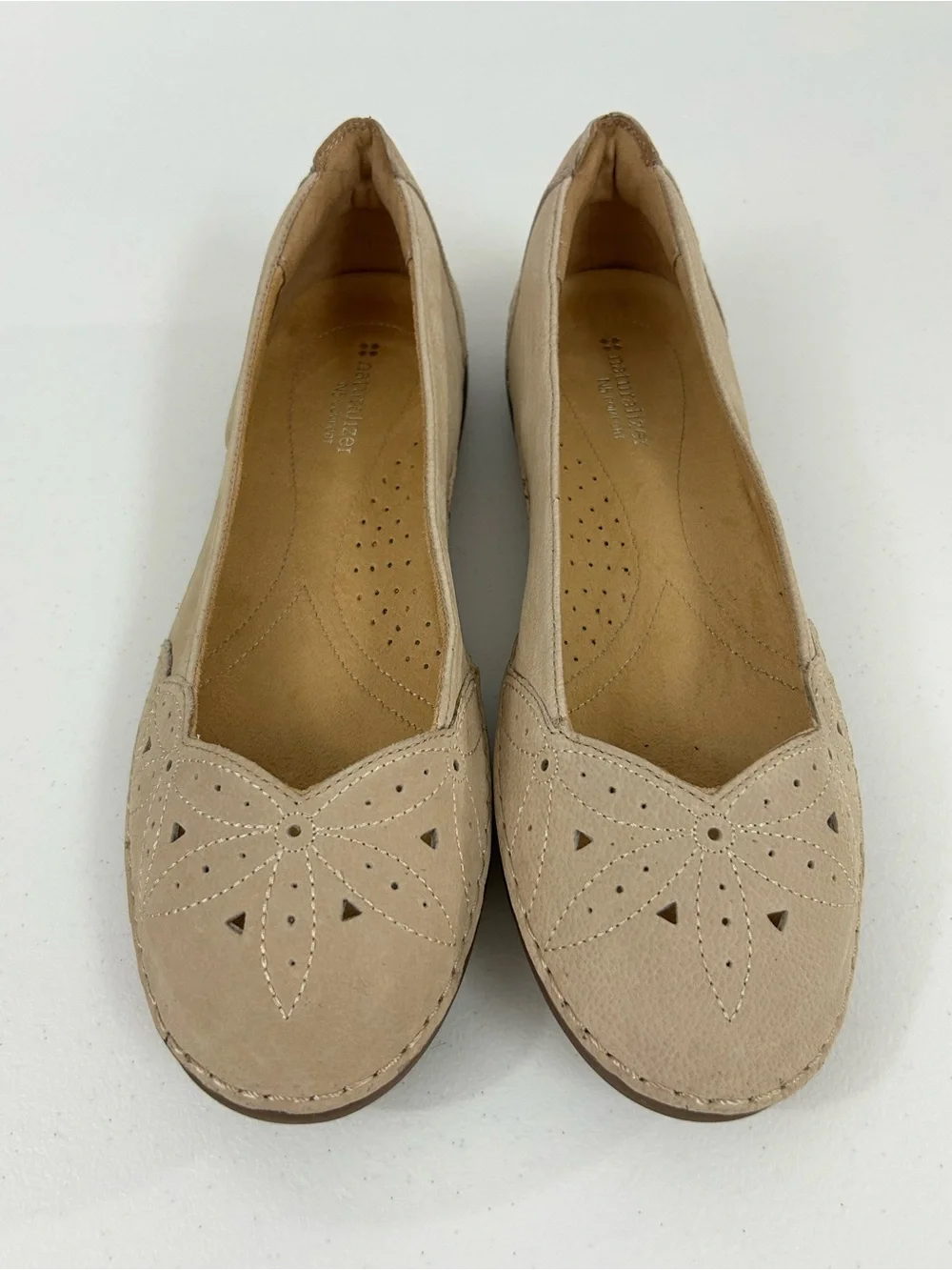 Naturalizer Kipper Ginger Snap Women's Beige Flats Size 11 NIB