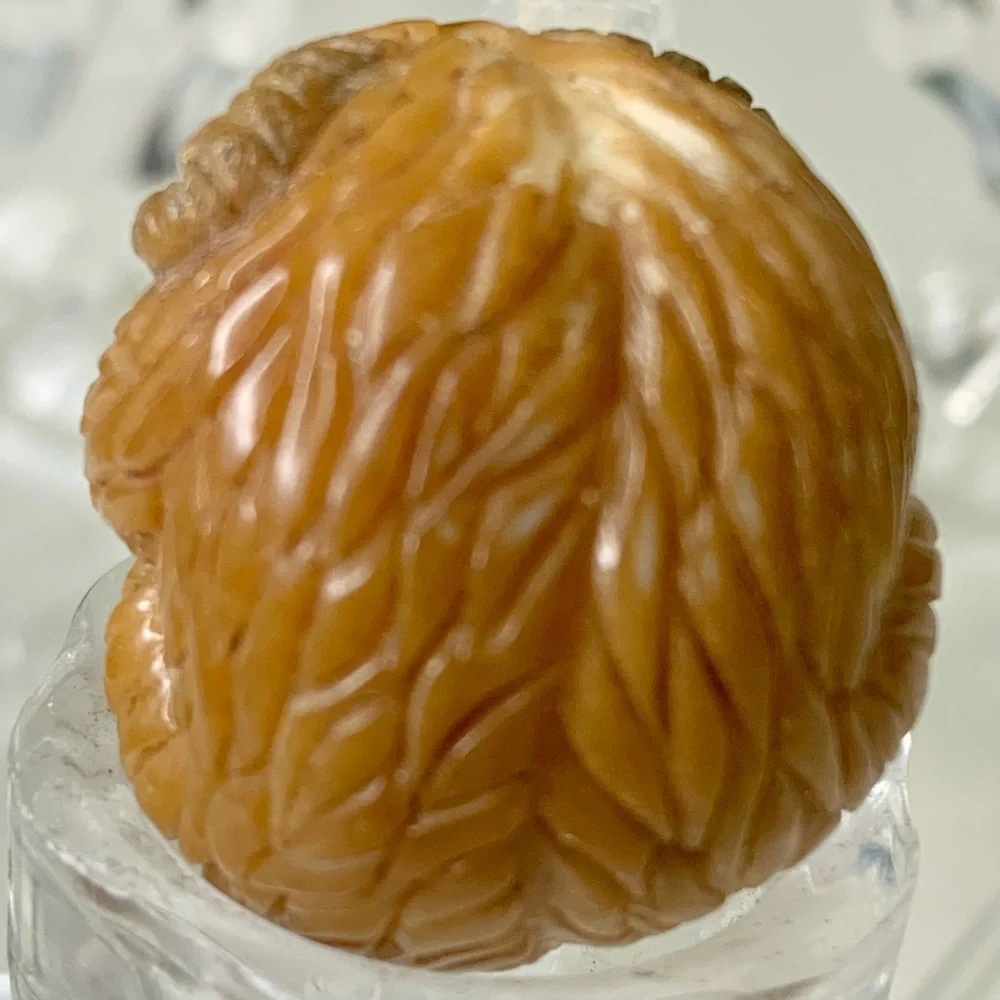 Netsuke figurine bead fast