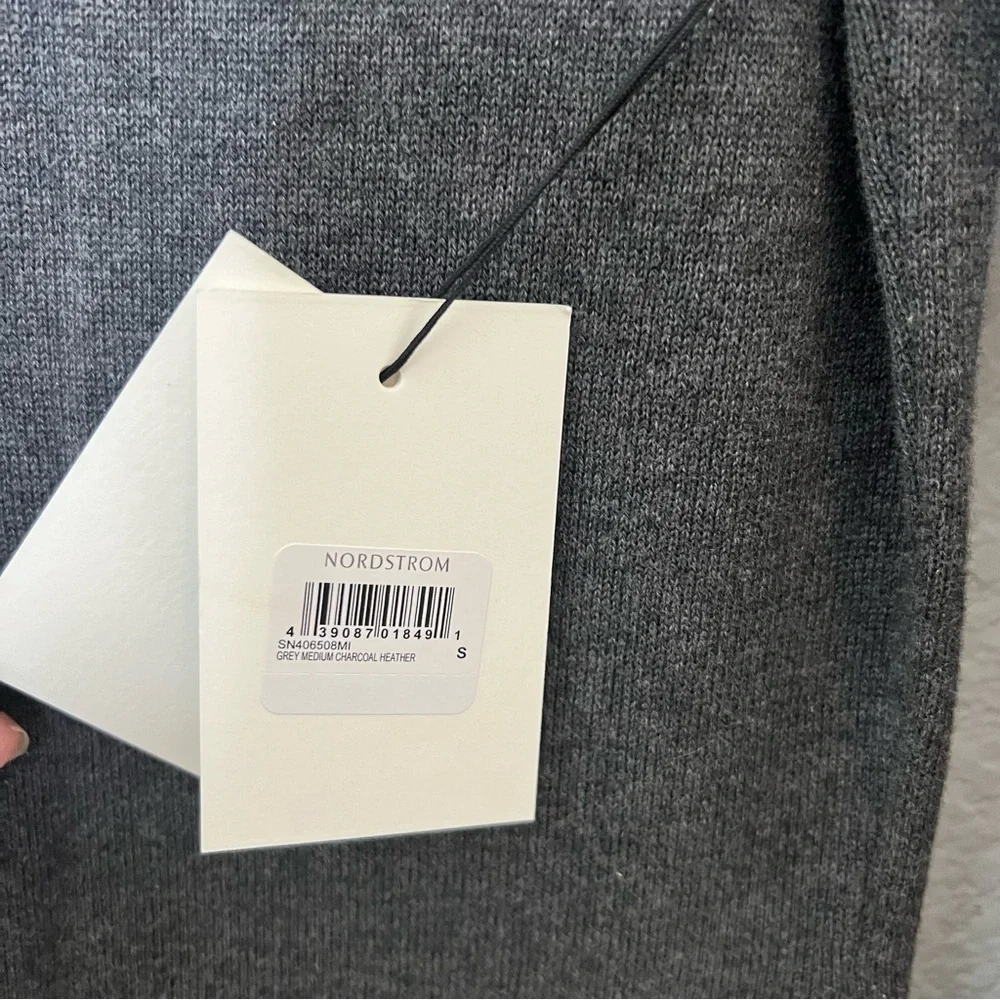 Something Navy tags seam grey