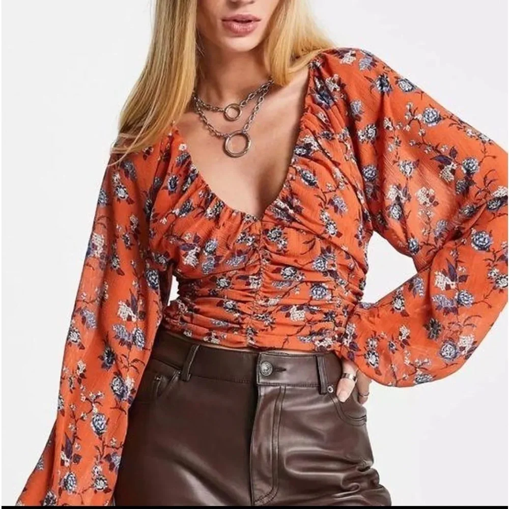 FREE People Blusa final rose floral, V-neck flowers