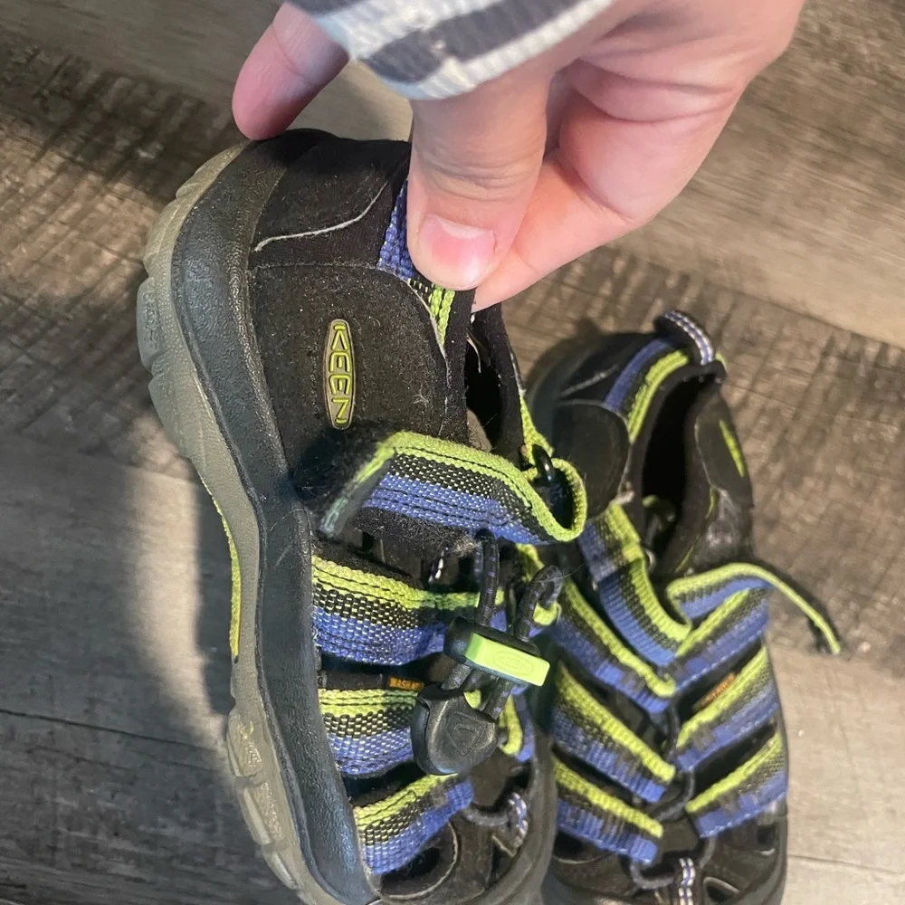 Keen kids black