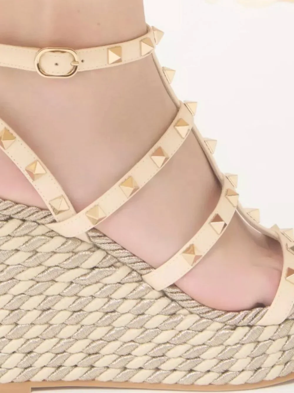 Rockstud Calfskin Wedge Sandal With Straps 95 Mm Gold/Cream  40 EU