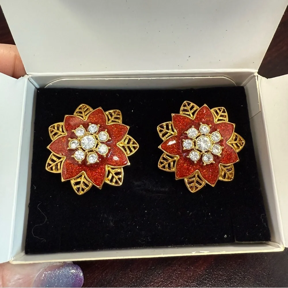 Avon “Festive Sparkle” Red and Gold Floral clip Earrings NIB vintage 1992