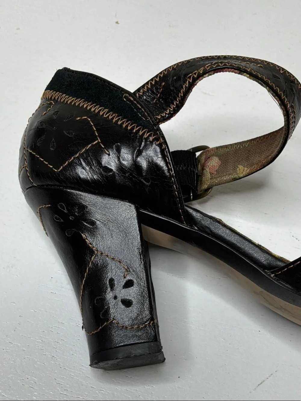 Kenzie Kayna Black Suede/Leather Ankle-Strap Heels Floral Cut Out In Leather Sz8
