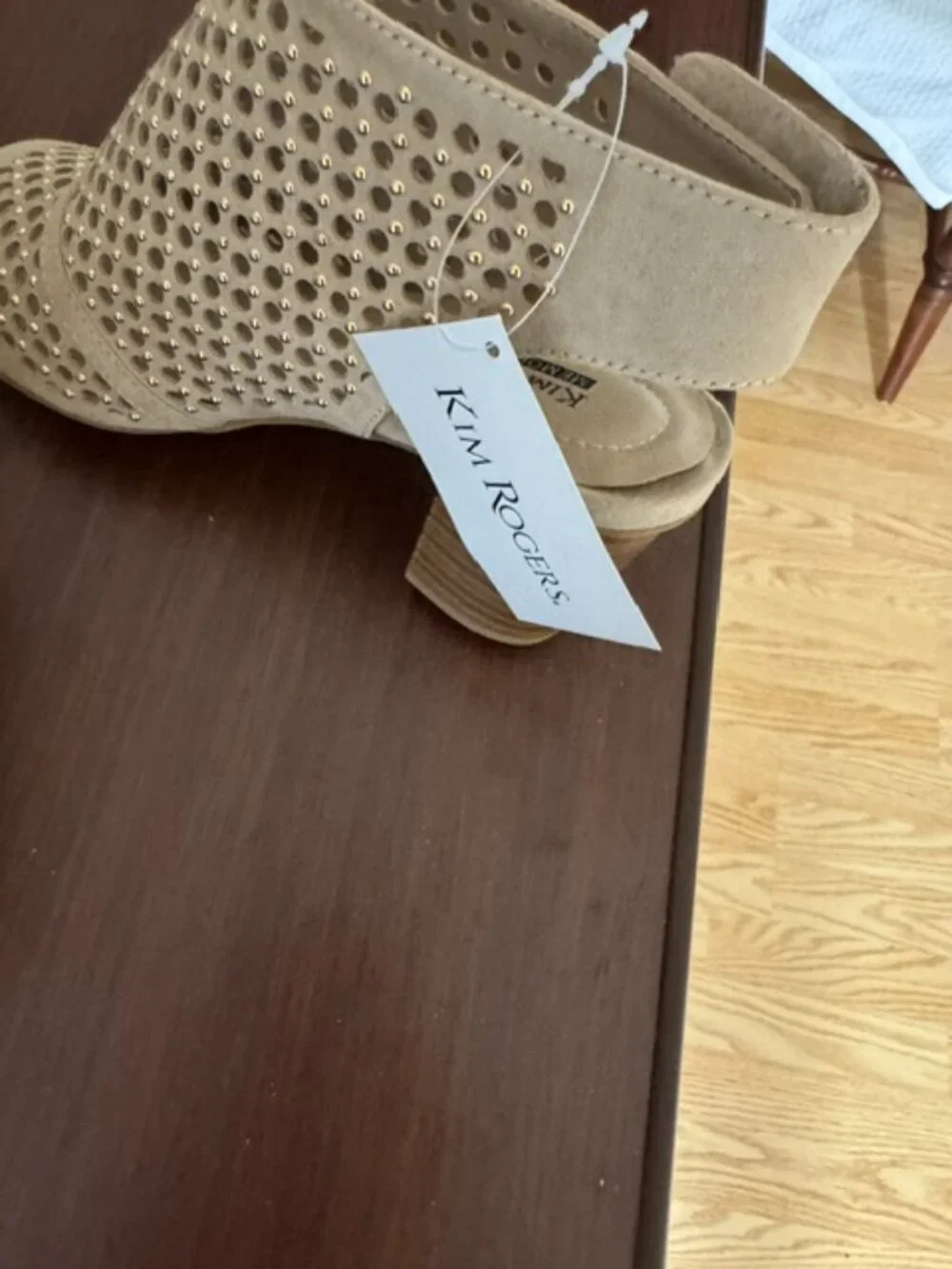 NWT Kim Rogers Tan Perforated Peep Toe Slingback Sandals Size 6.5